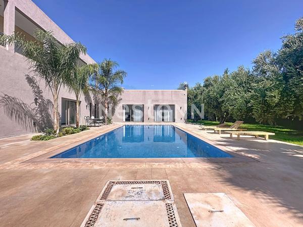 A vendre Villa sans VNA à Marrakech 420 m2 sur un terrain de 2500m2
