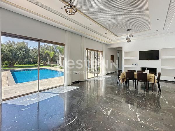 A vendre Villa sans VNA à Marrakech 420 m2 sur un terrain de 2500m2