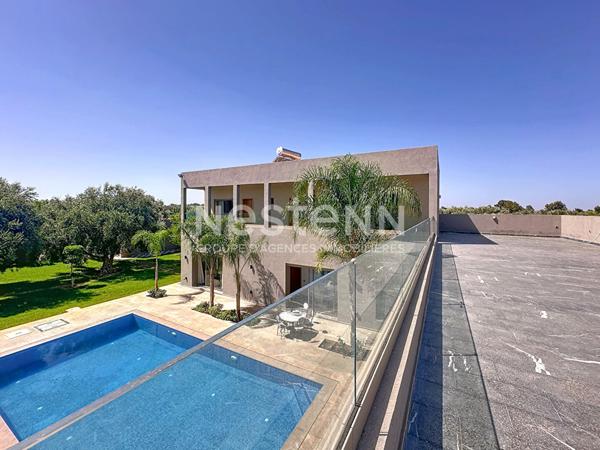 A vendre Villa sans VNA à Marrakech 420 m2 sur un terrain de 2500m2