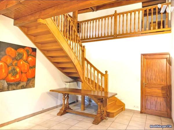 MAISON A VENDRE - CHAMPFROMIER (01410) - A 1h30 de GENEVE - SH 265 m2 - 5 chambres - Jardin clos -