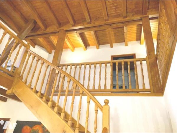 MAISON A VENDRE - CHAMPFROMIER (01410) - A 1h30 de GENEVE - SH 265 m2 - 5 chambres - Jardin clos -