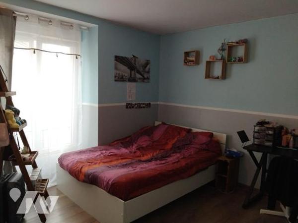 Maison de bourg entièrement rénovée avec jardin

Cette belle maison de maitre , idéalement si...