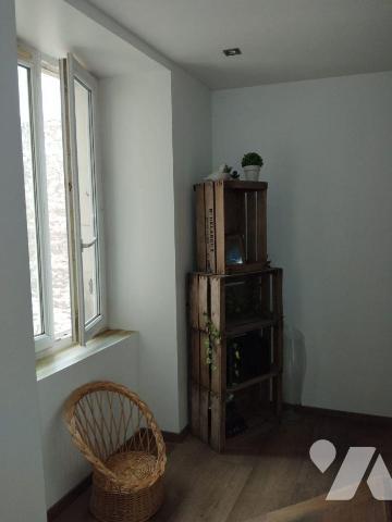 Maison de bourg entièrement rénovée avec jardin

Cette belle maison de maitre , idéalement si...