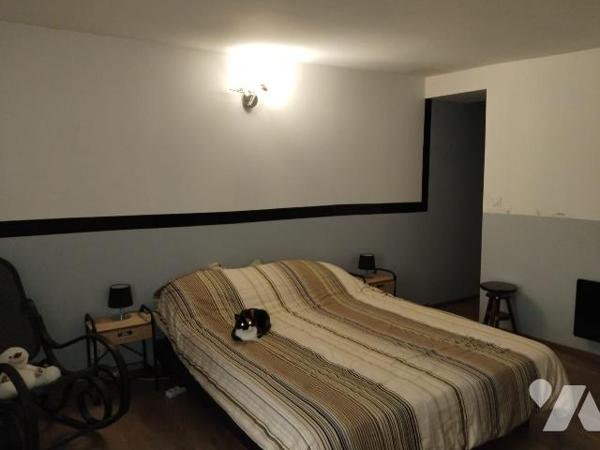 Maison de bourg entièrement rénovée avec jardin

Cette belle maison de maitre , idéalement si...