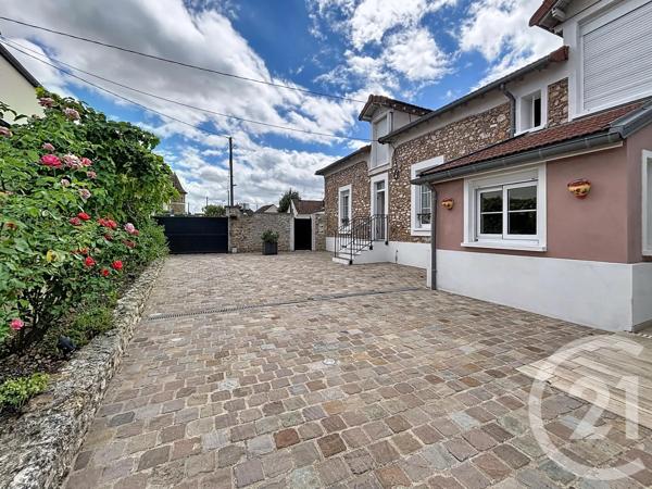 Maison à vendre  7 pièces - 300 m 2   COMBS LA VILLE  - 77