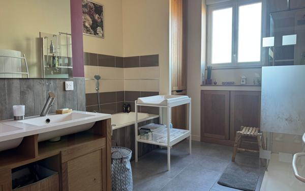 Maison à vendre    5 pièces •  Rochefort