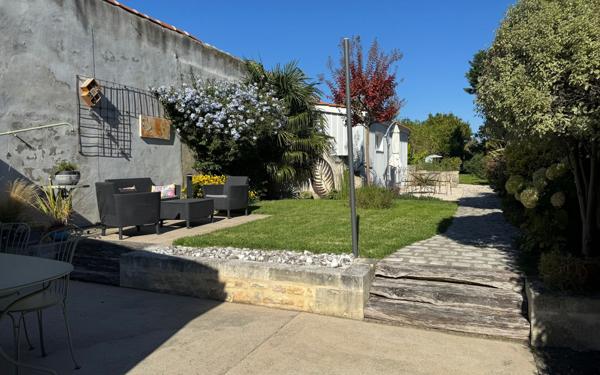 Maison à vendre    5 pièces •  Rochefort