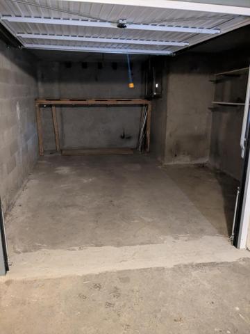 Opportunité !! garage fermé dans résidence.