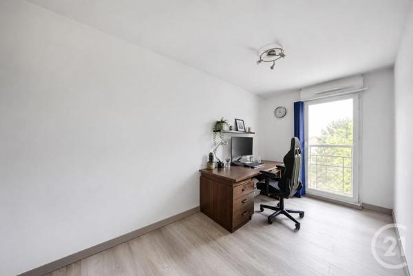 Appartement F3 à vendre  3 pièces - 63,76 m 2   VIGNEUX SUR SEINE  - 91