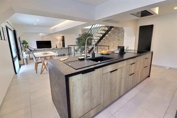 Brest (29200) A VENDRE BREST SAINT-MARTIN APPARTEMENT STYLE LOFT BELLES PRESTATIONS