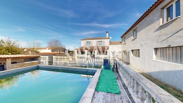 Vente Maison 10 pièces de 231m² - 84300 Taillades