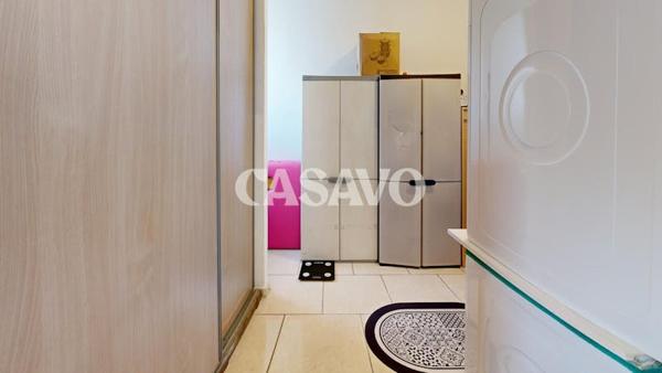 Vente Maison 10 pièces de 231m² - 84300 Taillades