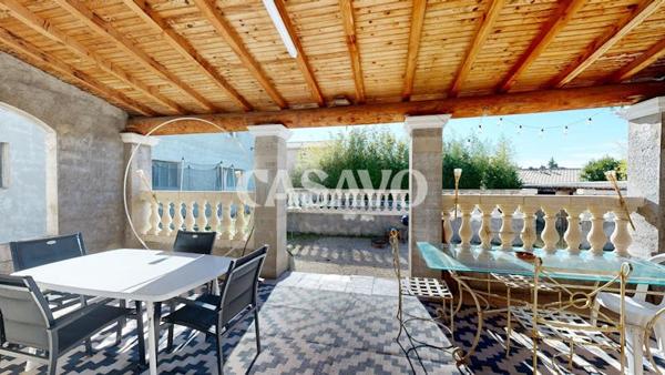 Vente Maison 10 pièces de 231m² - 84300 Taillades