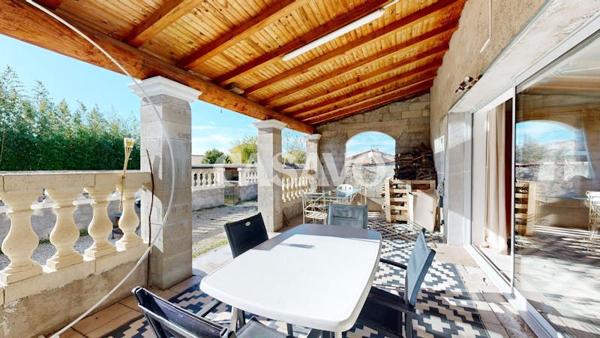 Vente Maison 10 pièces de 231m² - 84300 Taillades