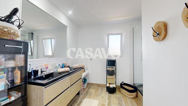 Vente Maison 10 pièces de 231m² - 84300 Taillades