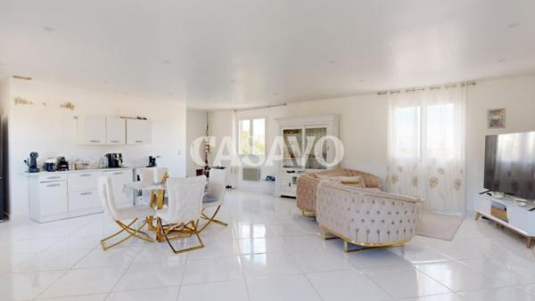 Vente Maison 10 pièces de 231m² - 84300 Taillades