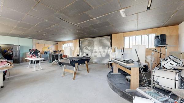 Vente Maison 10 pièces de 231m² - 84300 Taillades