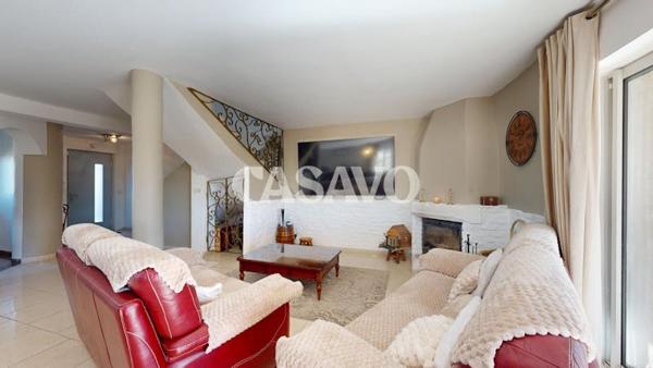 Vente Maison 10 pièces de 231m² - 84300 Taillades