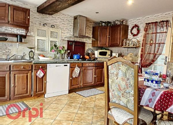 Maison à vendre    4 pièces •  La Petite-Marche