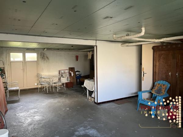 Pavillon sur sous-sol mitoyen à PARTHENAY
