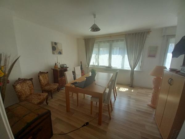 Duplex
                                                                                                                                                                                                                                                                                                                        5 pièce(s)                                                                                                                                                                                                          4 chambre(s)                                                                                                                                                                                                          102.23  m²