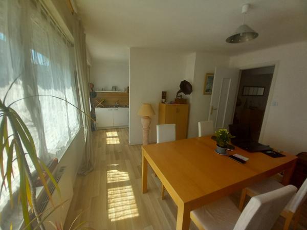 Duplex
                                                                                                                                                                                                                                                                                                                        5 pièce(s)                                                                                                                                                                                                          4 chambre(s)                                                                                                                                                                                                          102.23  m²