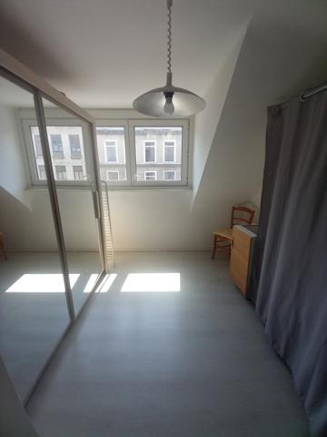 Duplex
                                                                                                                                                                                                                                                                                                                        5 pièce(s)                                                                                                                                                                                                          4 chambre(s)                                                                                                                                                                                                          102.23  m²