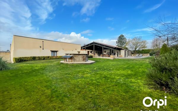 Maison à vendre    4 pièces • 218 m2 Pontpoint