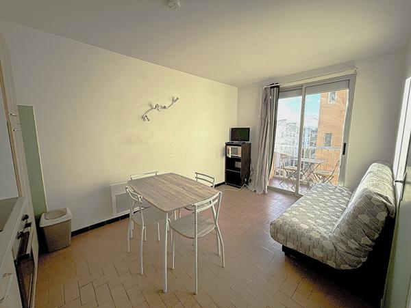 Appartement T2 - proche mer, commerces, parking public