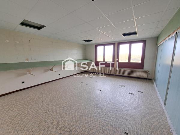 Maison spacieuse composée de deux parties