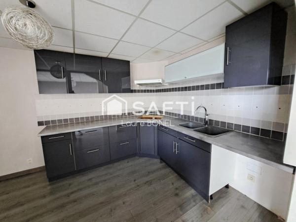 Maison spacieuse composée de deux parties