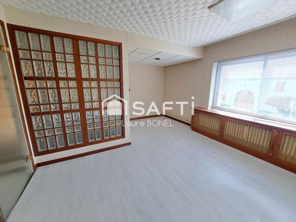 Maison spacieuse composée de deux parties