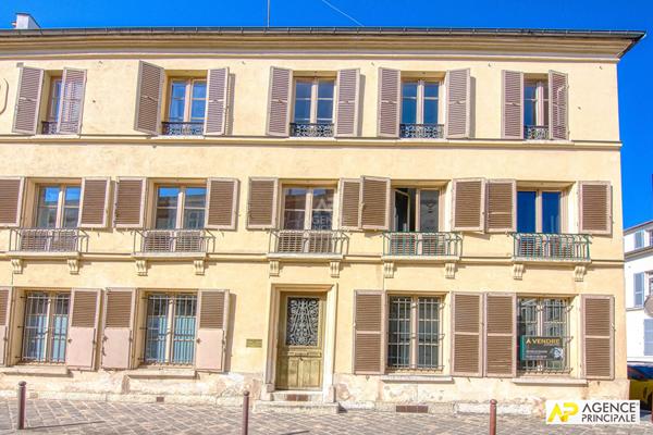 Versailles - Notre dame les prés - 2/3 piéces 37 m2 au rez de chausée avec cave €265 000 ** - Référence 27156