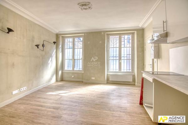 Versailles - Notre dame les prés - 2/3 piéces 37 m2 au rez de chausée avec cave €265 000 ** - Référence 27156