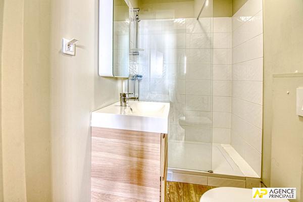 Versailles - Notre dame les prés - 2/3 piéces 37 m2 au rez de chausée avec cave €265 000 ** - Référence 27156