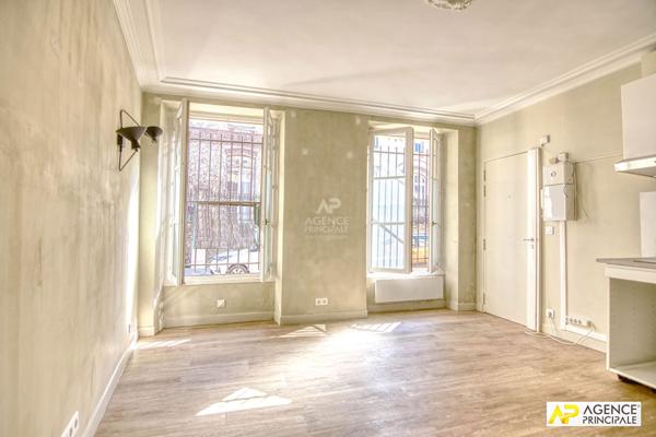 Versailles - Notre dame les prés - 2/3 piéces 37 m2 au rez de chausée avec cave €265 000 ** - Référence 27156
