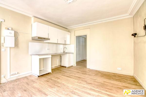 Versailles - Notre dame les prés - 2/3 piéces 37 m2 au rez de chausée avec cave €265 000 ** - Référence 27156