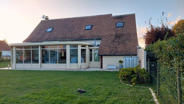À vendre - Maison traditionnelle, 6 pièces située à Saint-Laurent-Nouan (41220)
