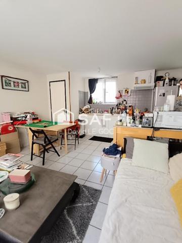 Concarneau hyper centre-ville tout à pied, port, plages, commerce, écoles.