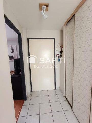 Concarneau hyper centre-ville tout à pied, port, plages, commerce, écoles.