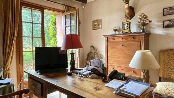 Maison
                                                                                                                                                                                                                                                                                                                        4 pièce(s)                                                                                                                                                                                                          3 chambre(s)                                                                                                                                                                                                          153  m²