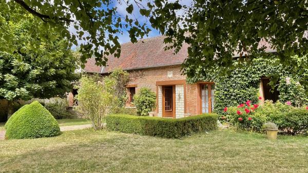 Maison
                                                                                                                                                                                                                                                                                                                        4 pièce(s)                                                                                                                                                                                                          3 chambre(s)                                                                                                                                                                                                          153  m²
