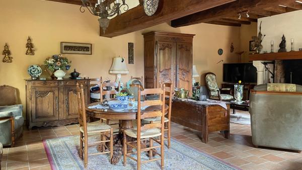 Maison
                                                                                                                                                                                                                                                                                                                        4 pièce(s)                                                                                                                                                                                                          3 chambre(s)                                                                                                                                                                                                          153  m²