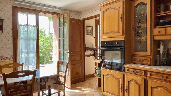 Maison
                                                                                                                                                                                                                                                                                                                        4 pièce(s)                                                                                                                                                                                                          3 chambre(s)                                                                                                                                                                                                          153  m²