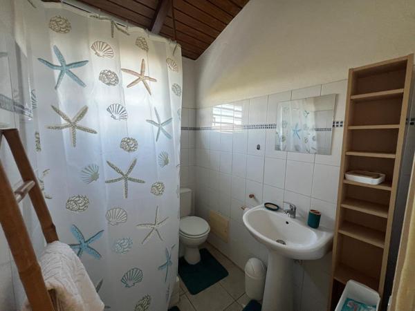 Appartement à louer 830 € CC LES ABYMES 3 p 56 m² DPE A