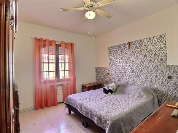 2 maisons d'habitations sur une terrain de 870 m2, divisible en 2 habitations distinctes.