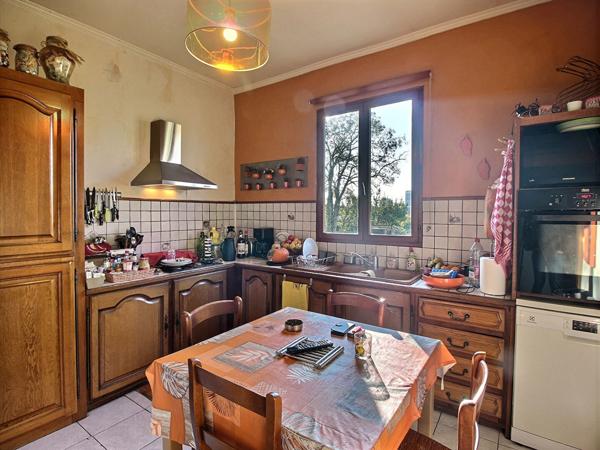 2 maisons d'habitations sur une terrain de 870 m2, divisible en 2 habitations distinctes.