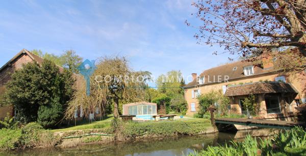 Propriete
                                                                                                                                                                                                                                                                                                                        12 pièce(s)                                                                                                                                                                                                          8 chambre(s)                                                                                                                                                                                                          355  m²