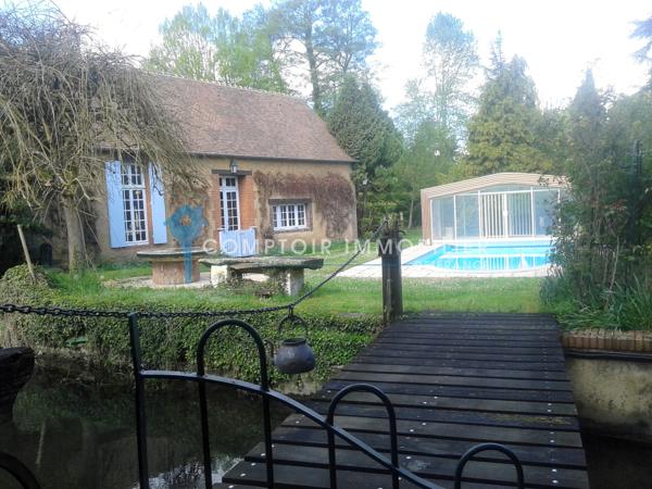 Propriete
                                                                                                                                                                                                                                                                                                                        12 pièce(s)                                                                                                                                                                                                          8 chambre(s)                                                                                                                                                                                                          355  m²