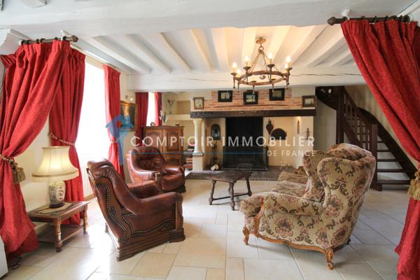Propriete
                                                                                                                                                                                                                                                                                                                        12 pièce(s)                                                                                                                                                                                                          8 chambre(s)                                                                                                                                                                                                          355  m²